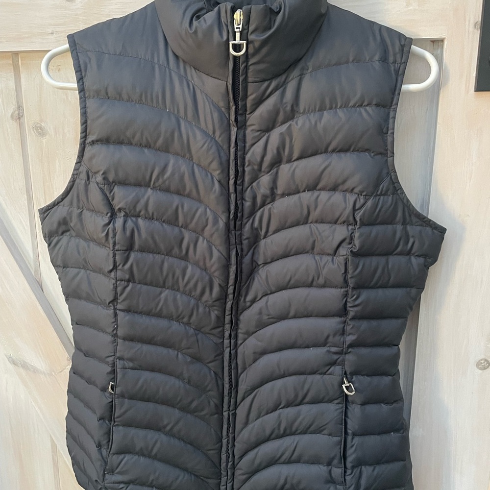 Ariat Women's black Puffer Vest